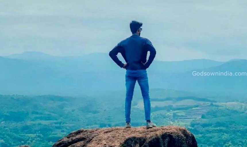 കാഴ്ചയുടെ ആനപ്പുറത്തേറാൻ സഞ്ചാരികളെ കാത്ത് ആനപ്പാറ…