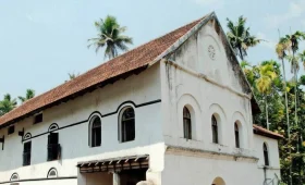 Traditional Jewish Synagogue with red roof at Kottayil Kovilakam Chendamangalam