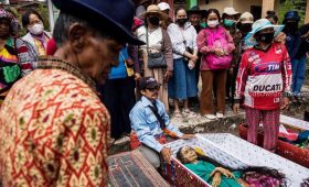 cleaning of the corpses Indonesia